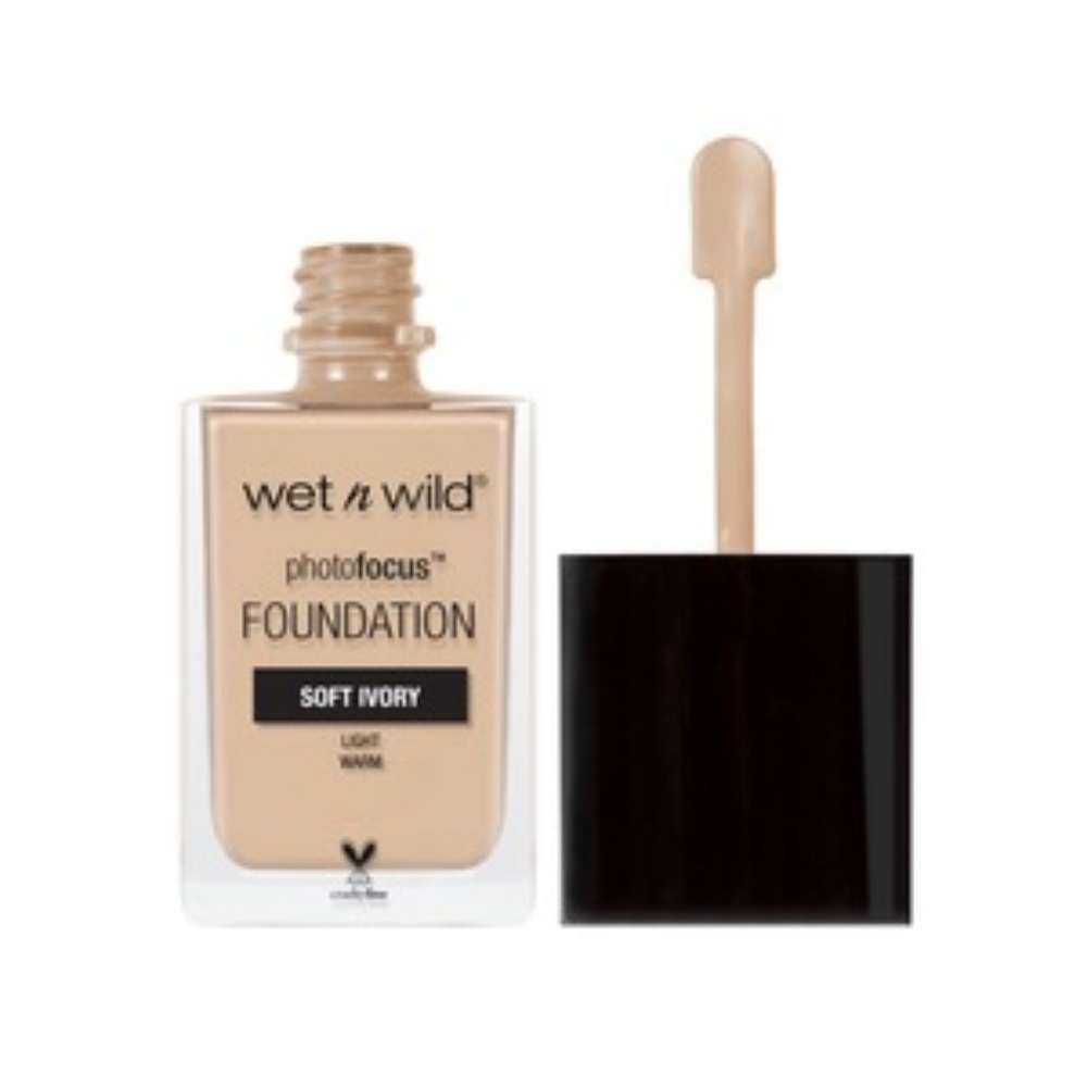Wet n Wild Photo Focus Dewy Foundation, Soft Ivory